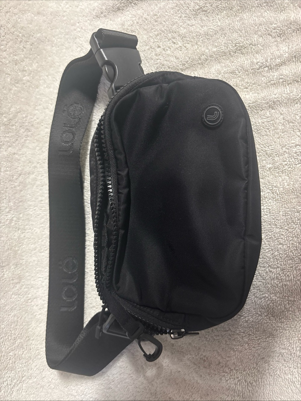 lululemon athletica Black Crossbody Sling Pouch